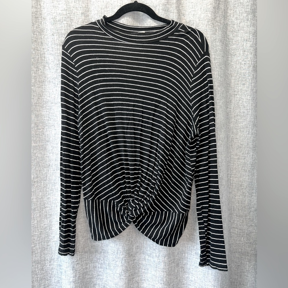 Pink Republic Black & White Striped Twist Front Top - Size XL
